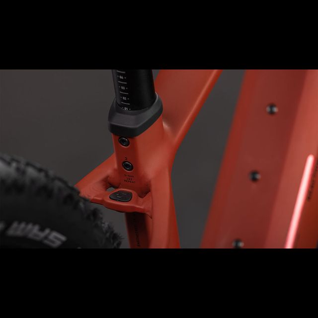 CUBE Reaction Hybrid Race 800 sähköpyörä CUBE Reaction Hybrid Race 800 sähköpyörä
